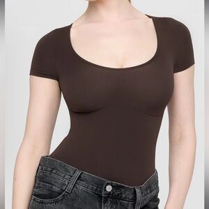 TALA 365 CONTOUR SHORT SLEEVE SHAPING BODYSUIT - ESPRESSO